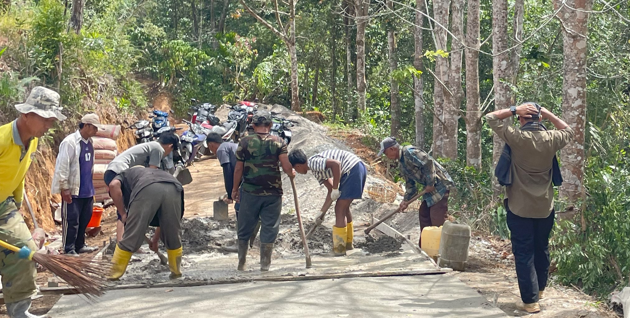 Pembangunan Jalan Guguak Sarai–Sikala Diresmikan Melalui Gotong Royong Warga di Jorong Baing, Guguak Malalo